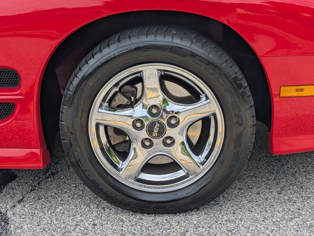Used 1999 Pontiac Firebird Formula w/ Security Pkg RWD image 22