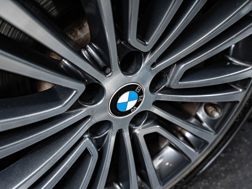 Used 2019 BMW 540i w/ Convenience Package RWD image 8