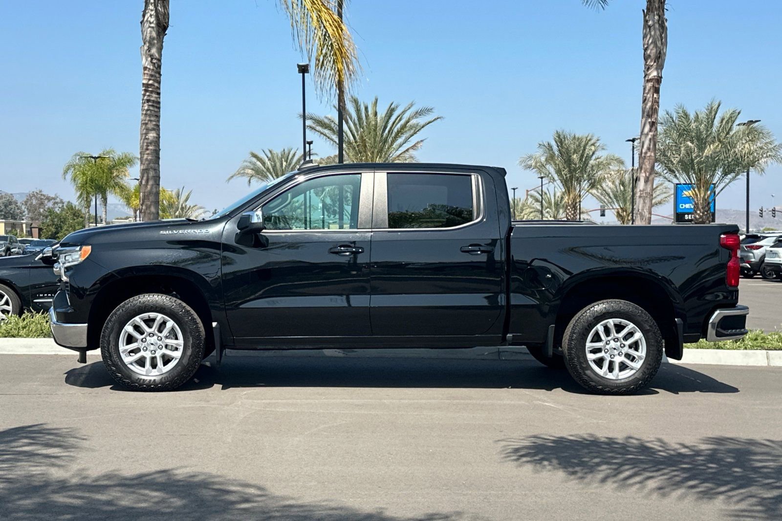 Used 2024 Chevrolet Silverado 1500 LT w/ Convenience Package II RWD image 7