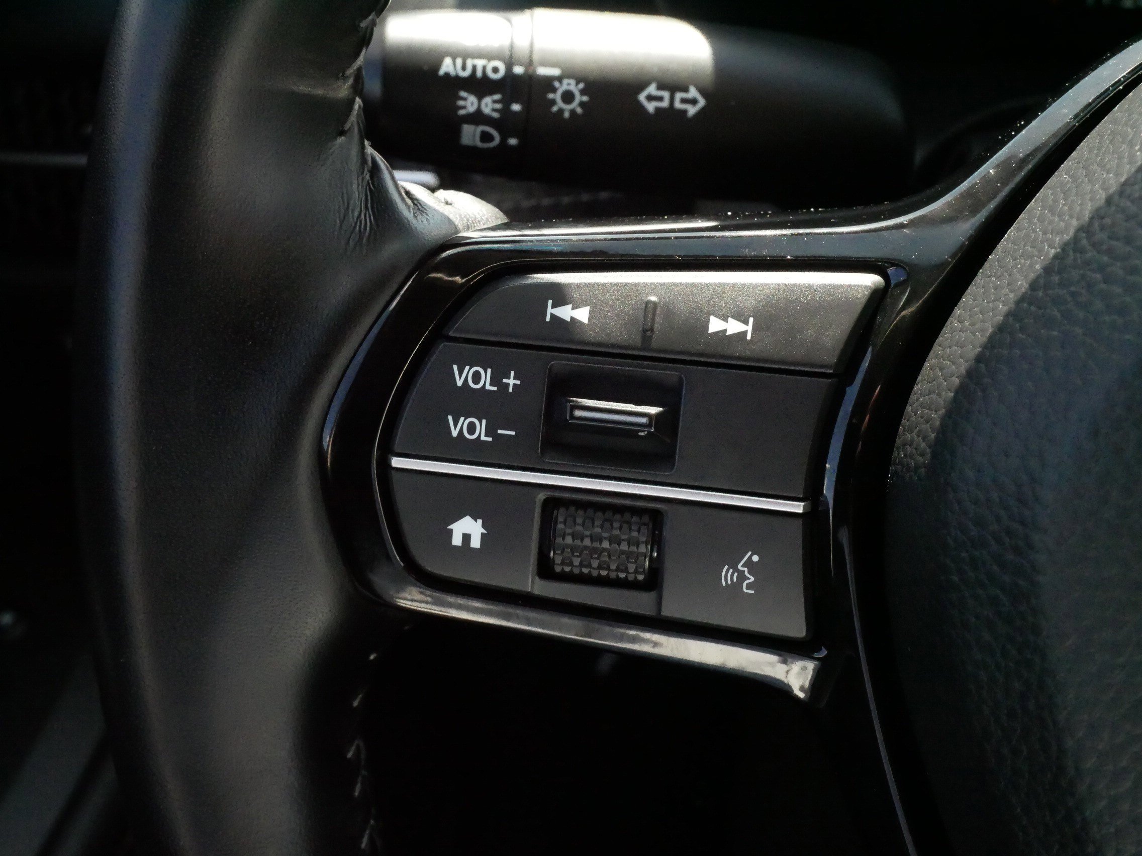 Certified 2025 Honda HR-V EX-L image 26