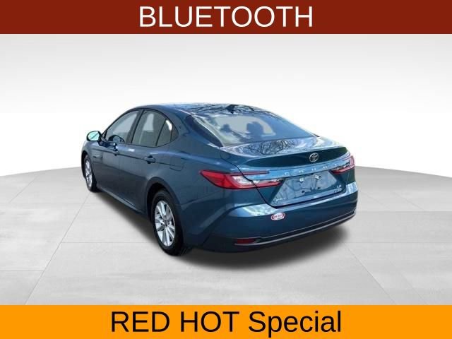 Used 2025 Toyota Camry LE image 5