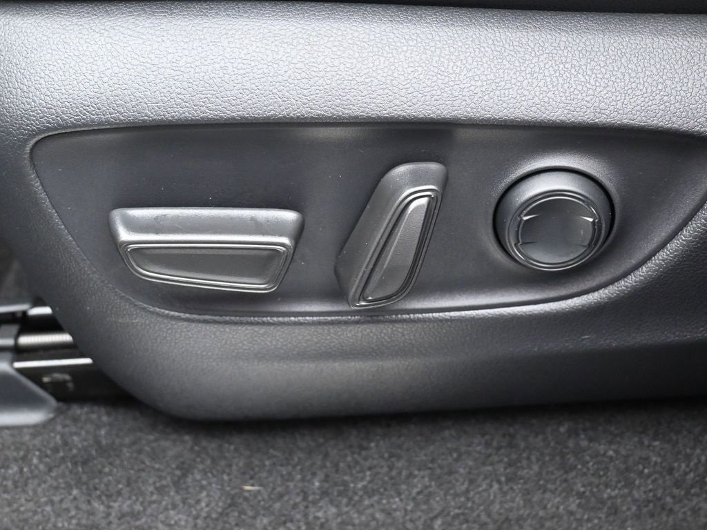 Certified 2024 Toyota Land Cruiser image 10