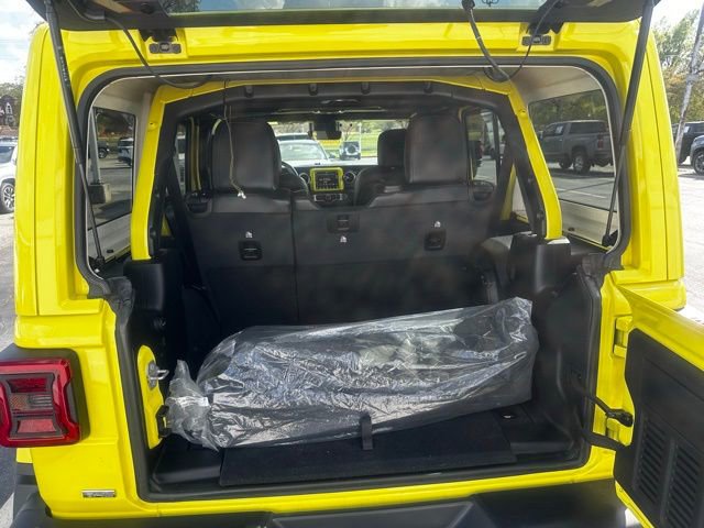 Used 2023 Jeep Wrangler Unlimited Rubicon 392 w/ Trailer Tow Package image 9