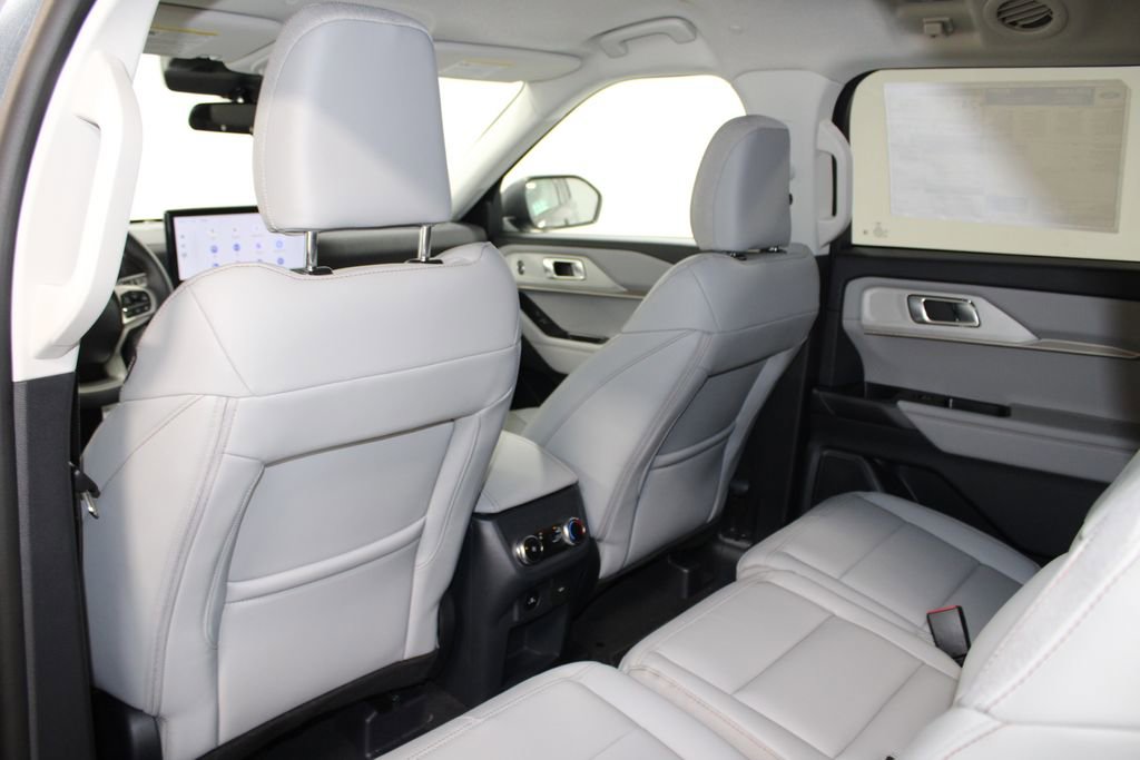 New 2026 Ford Explorer Active RWD image 22