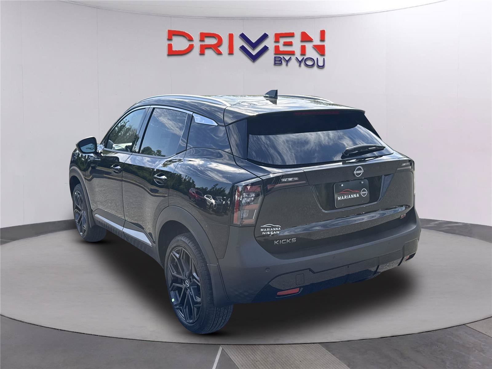 New 2026 Nissan Kicks SR FWD image 6