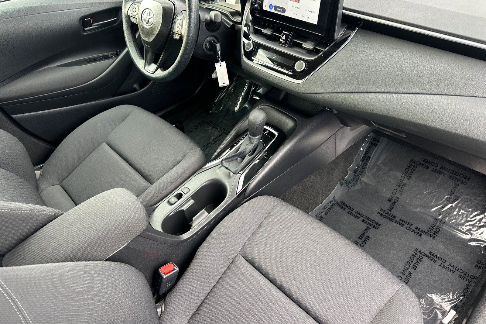Used 2025 Toyota Corolla LE image 14