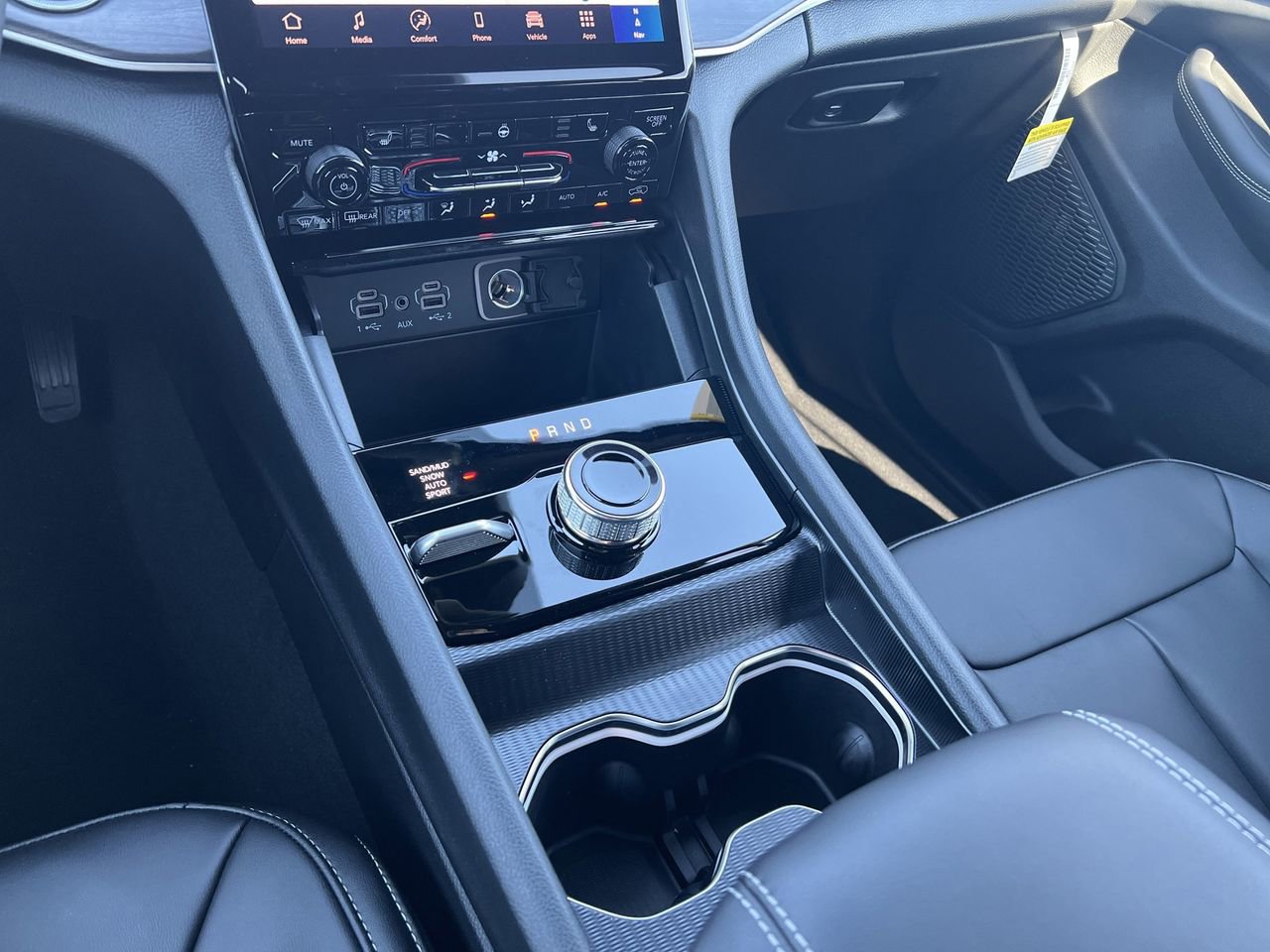 New 2025 Jeep Grand Cherokee L Limited AWD/4WD image 10