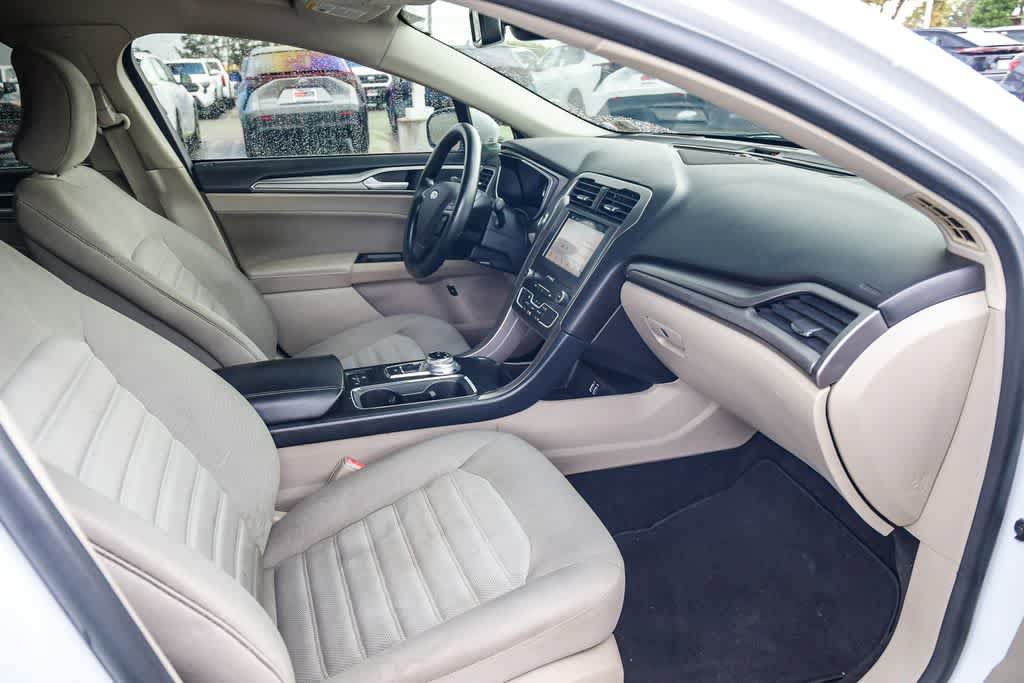 Used 2019 Ford Fusion SE FWD image 15