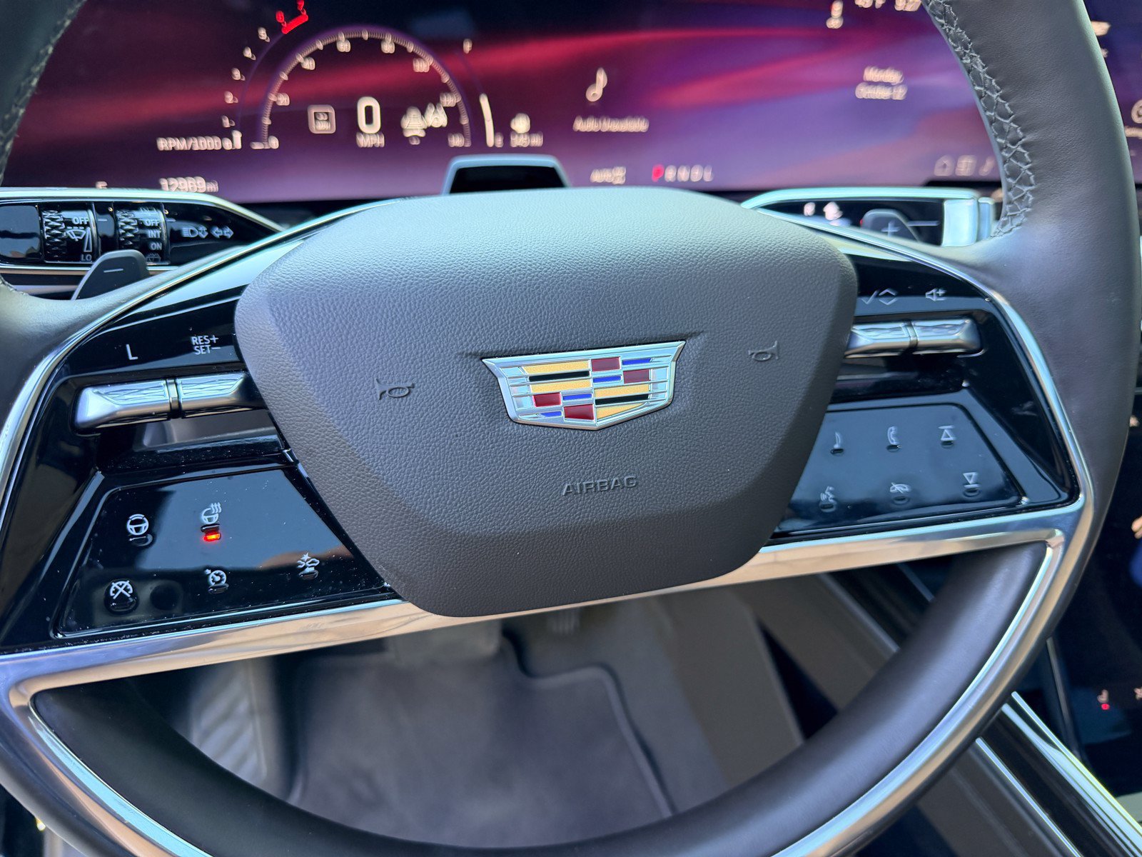 Used 2026 Cadillac Escalade Luxury w/ Touring Package AWD/4WD image 19