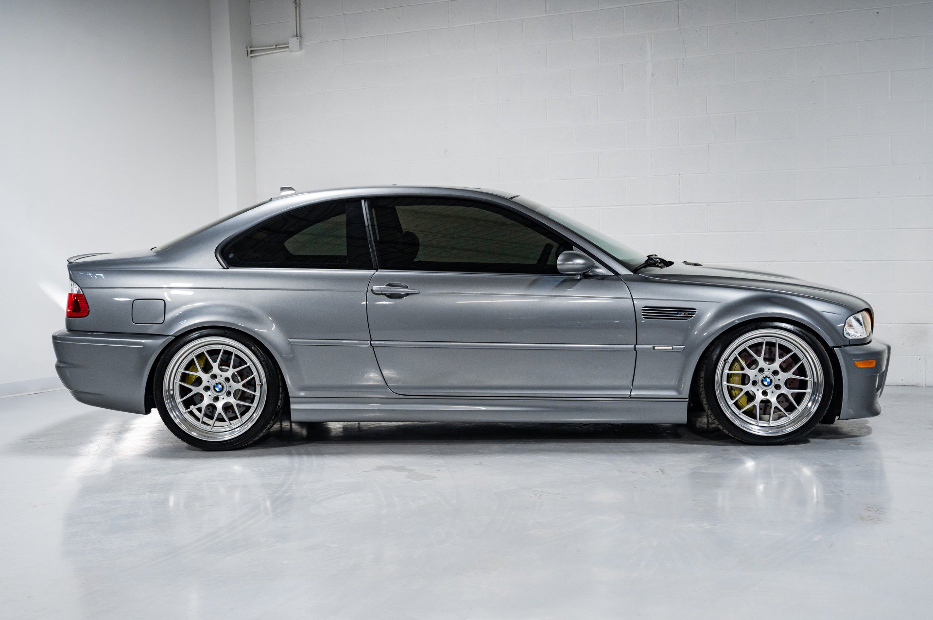 Used 2005 BMW M3 Coupe RWD image 2