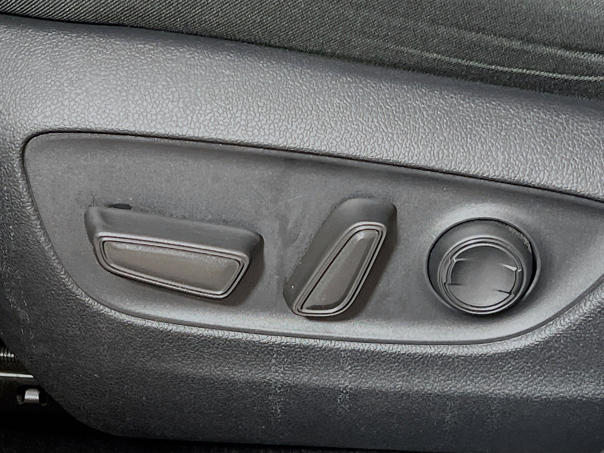 Used 2021 Toyota RAV4 XLE image 16