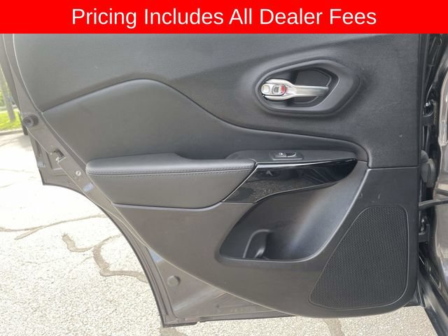 Used 2021 Jeep Cherokee Latitude Plus AWD/4WD image 14