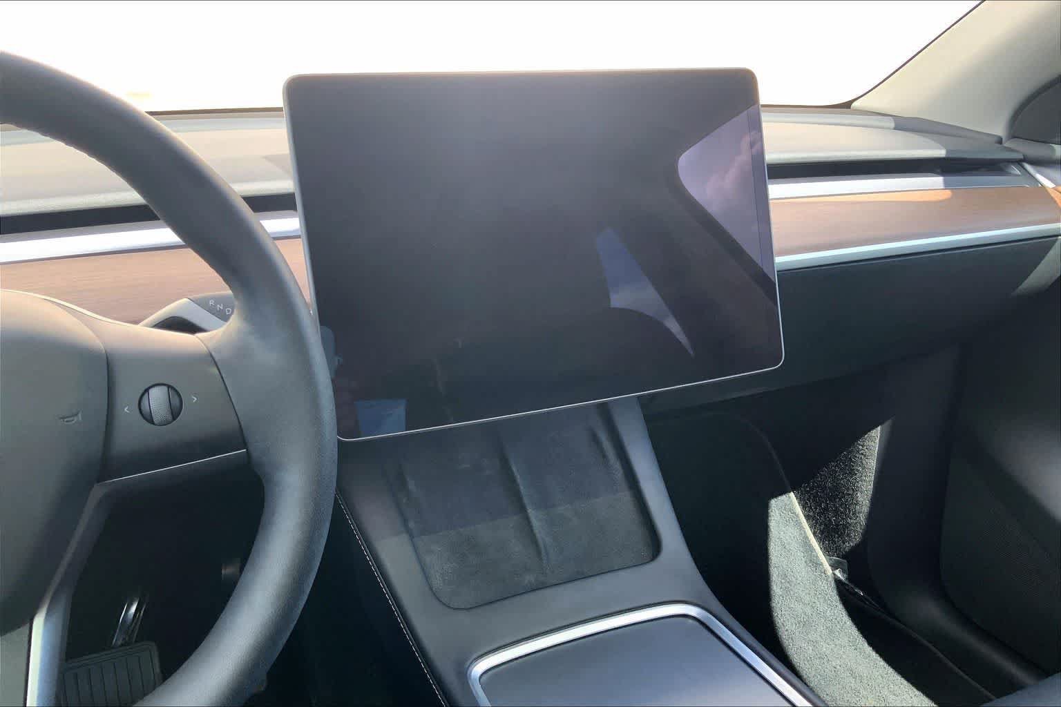 Used 2024 Tesla Model Y 2WD image 14