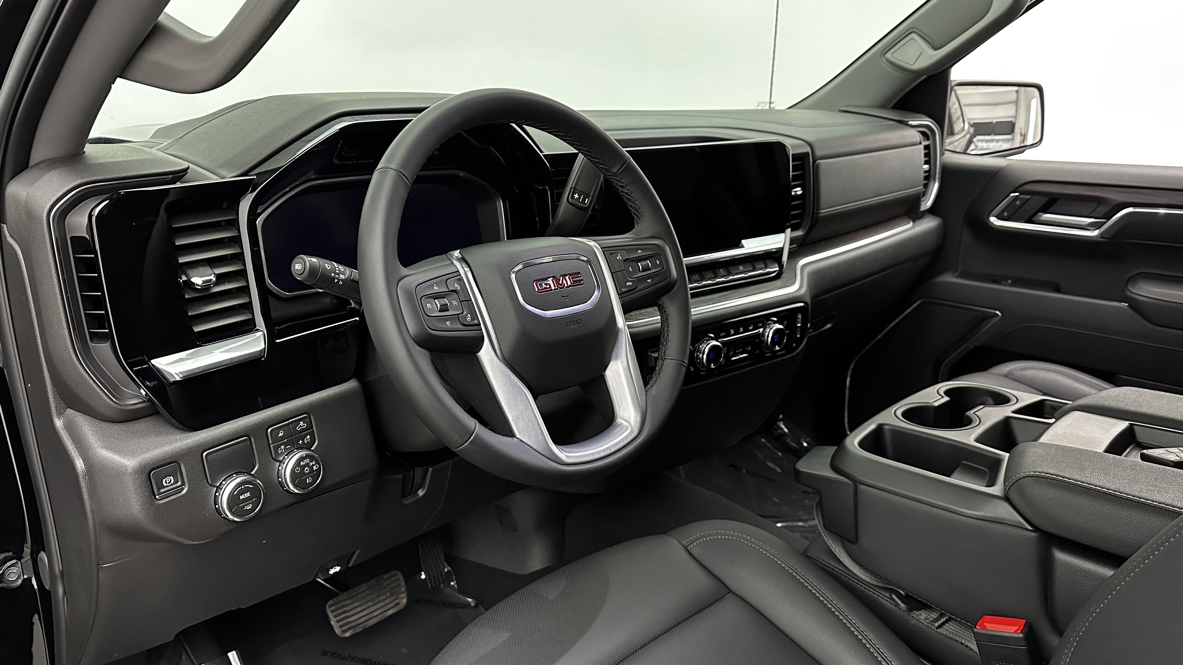 Used 2026 GMC Sierra 1500 SLT image 10