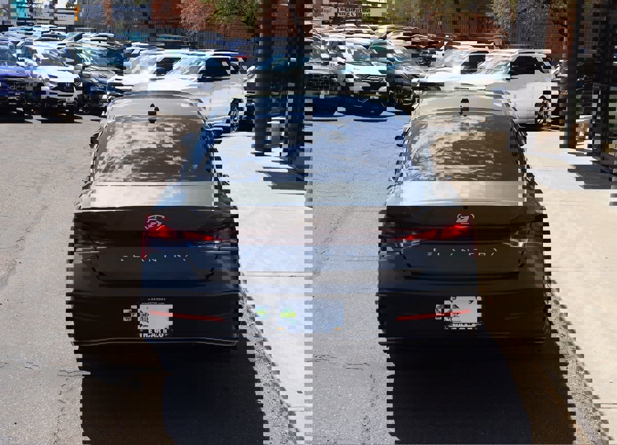 Used 2024 Hyundai Elantra SE image 10