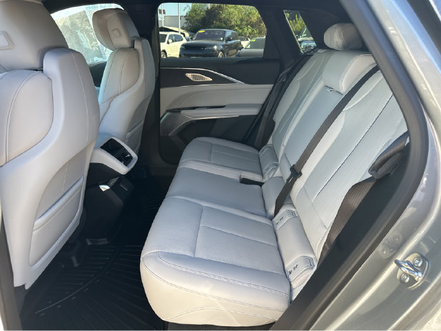 Certified 2024 Cadillac Lyriq Luxury AWD/4WD image 14