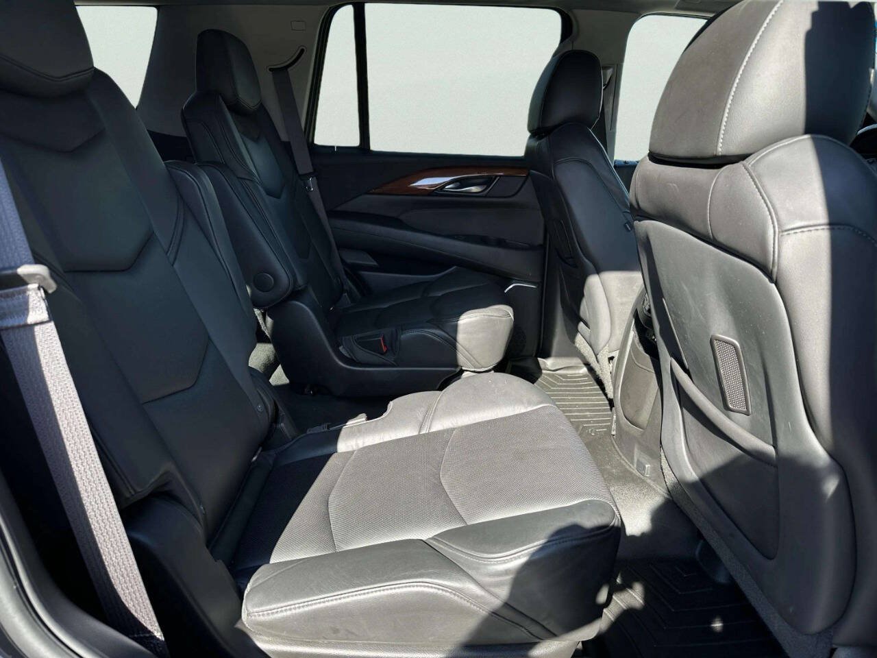 Used 2015 Cadillac Escalade Premium AWD/4WD image 17