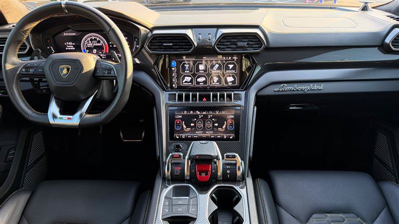 Used 2021 Lamborghini Urus AWD/4WD image 43