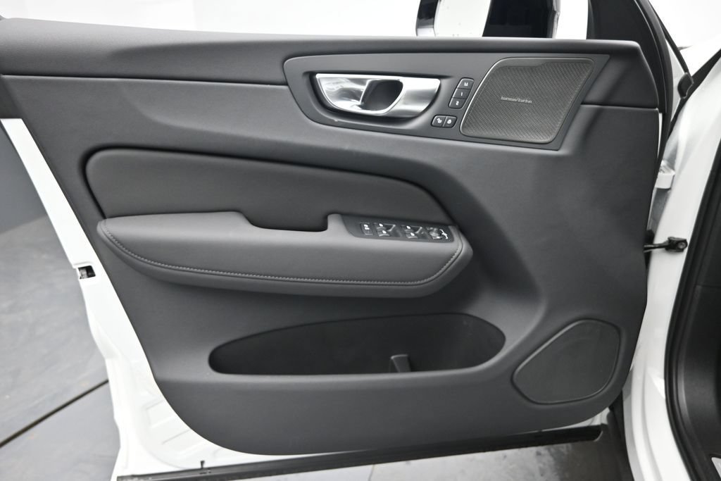 New 2026 Volvo XC60 T8 Ultra w/ Climate Package AWD/4WD image 19