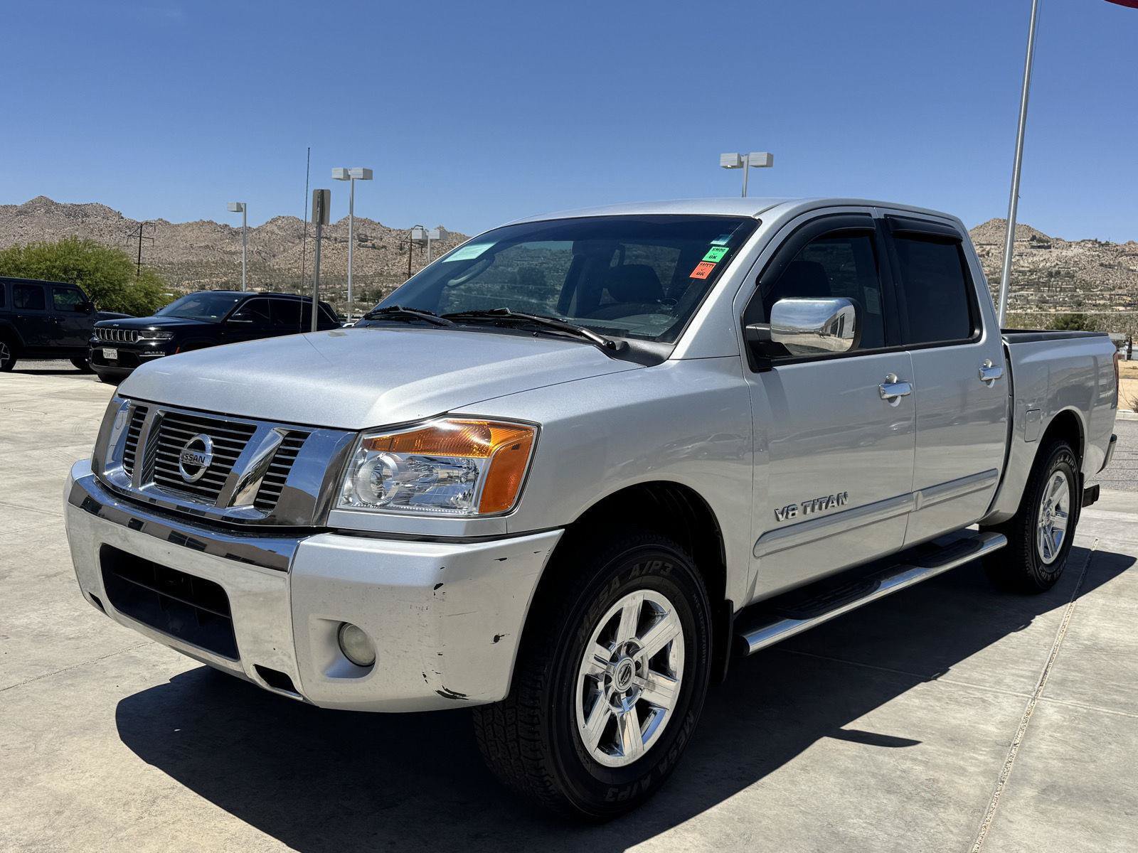 Used 2011 Nissan Titan SV RWD image 3