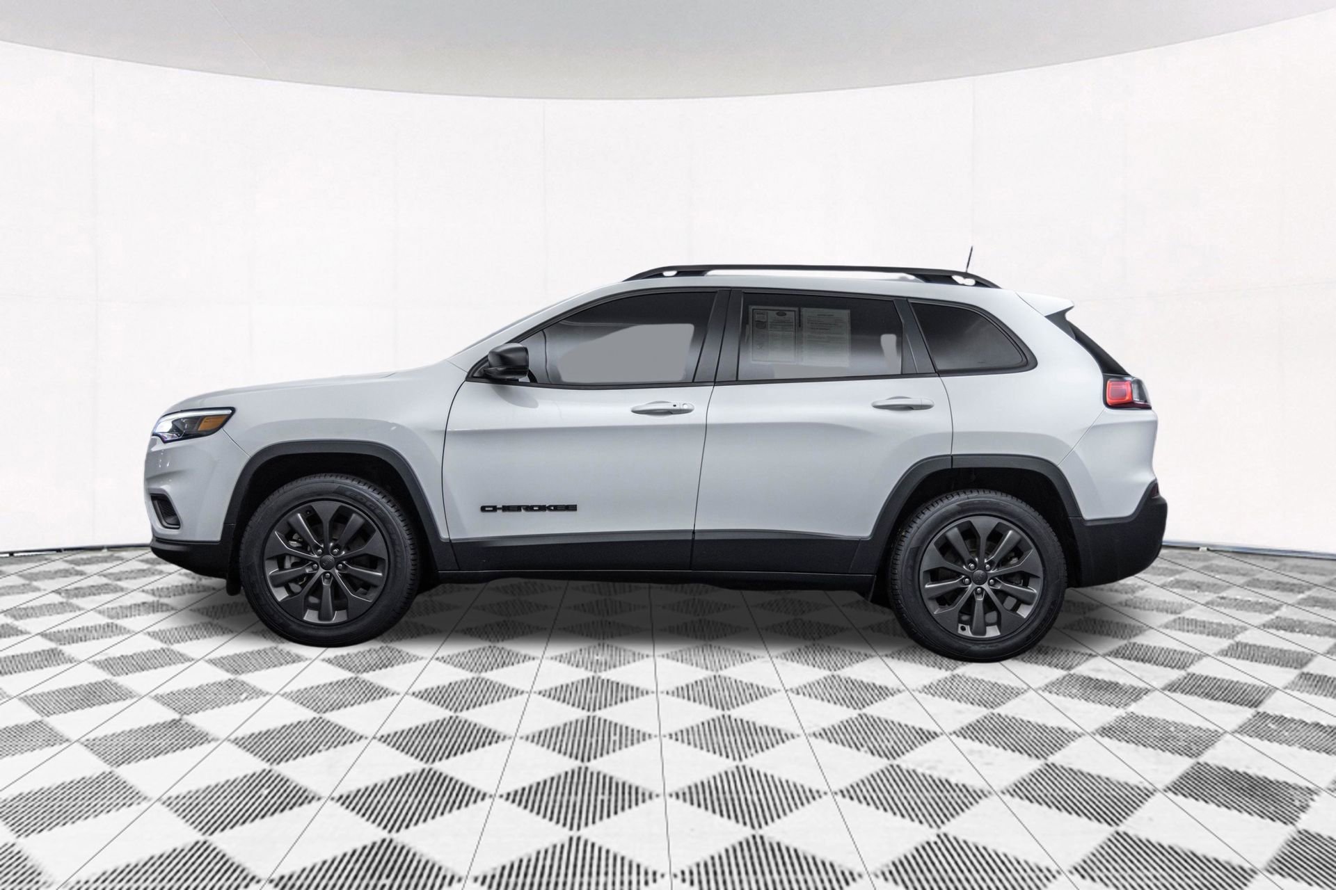 Used 2021 Jeep Cherokee Latitude Lux 80th Anniv w/ Quick Order Package 26U 80TH image 45