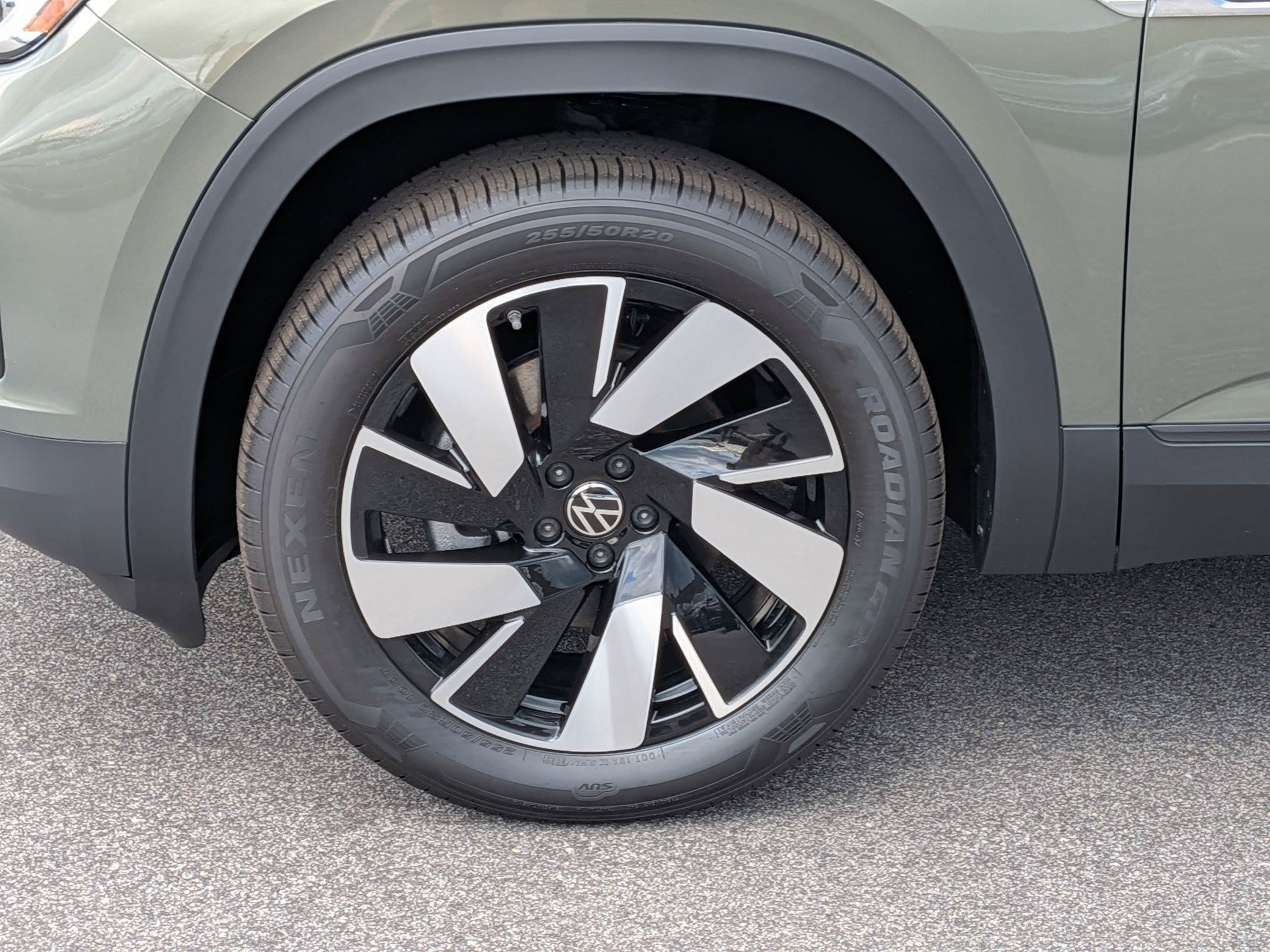 New 2026 Volkswagen Atlas Cross Sport SE AWD/4WD image 10