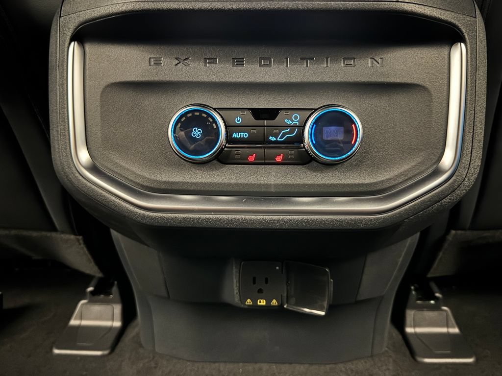 New 2027 Ford Expedition Platinum RWD image 29