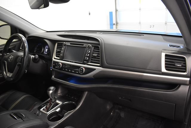 Used 2019 Toyota Highlander SE AWD/4WD image 18