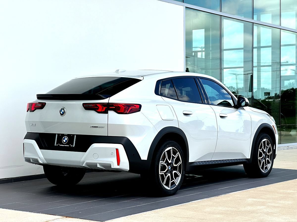 New 2026 BMW X2 xDrive28i w/ Technology Package AWD/4WD image 4