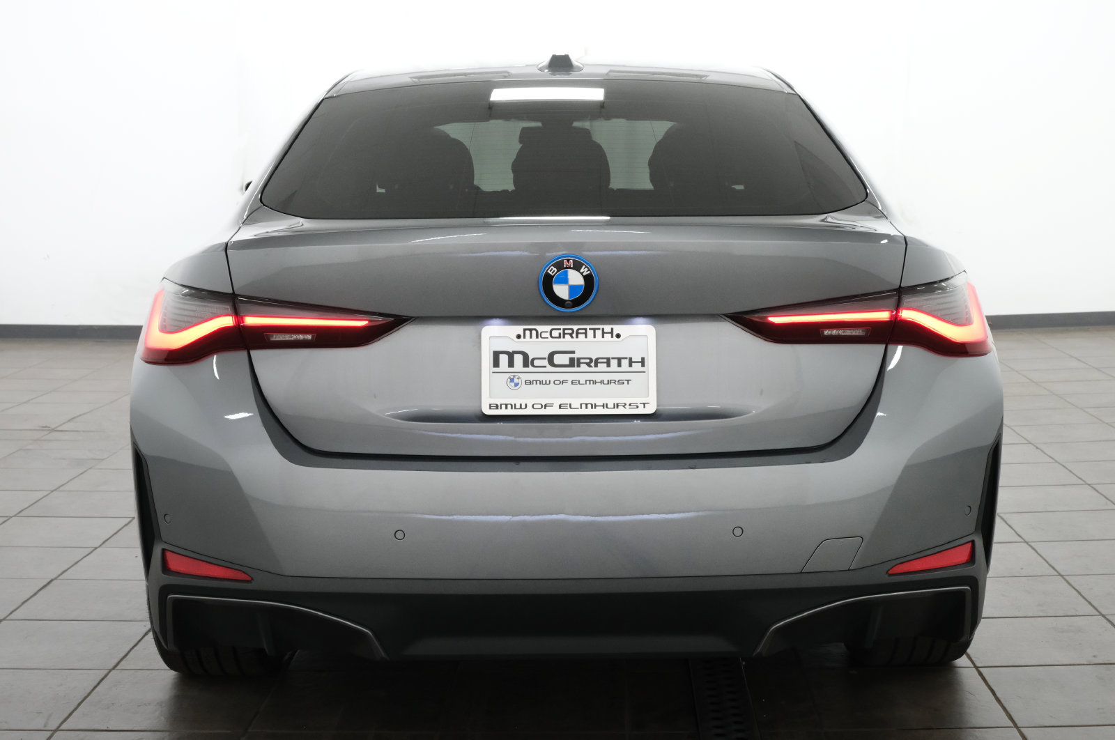 Used 2024 BMW i4 eDrive35 w/ Premium Package RWD image 4