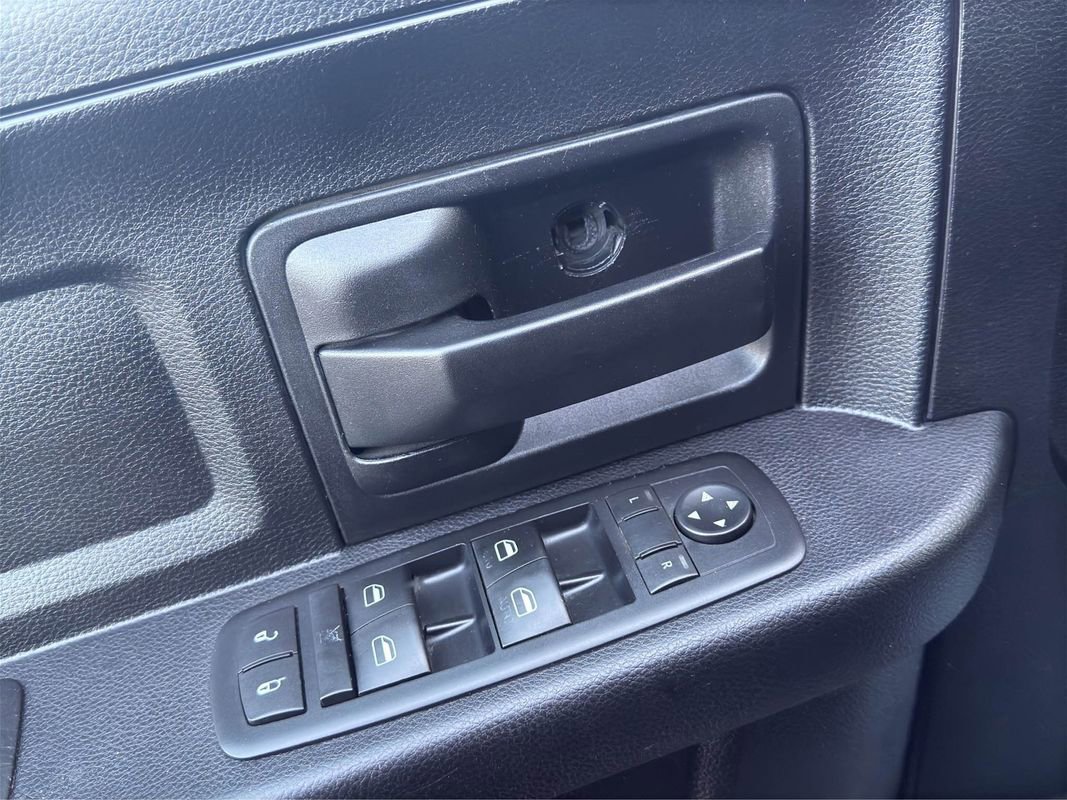 Used 2016 RAM 3500 Tradesman w/ Chrome Appearance Group image 12