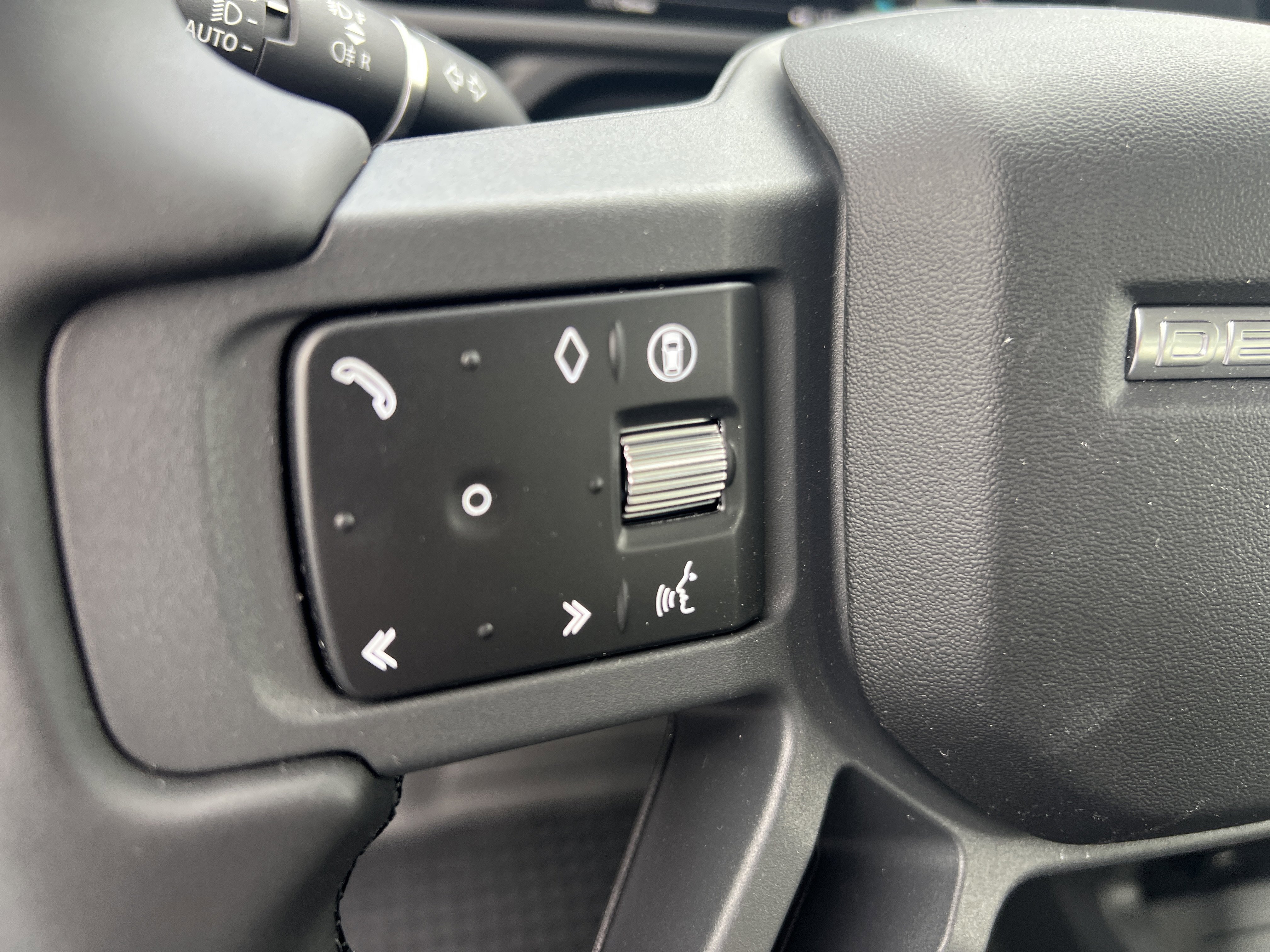 New 2025 Land Rover Defender 90 S image 12