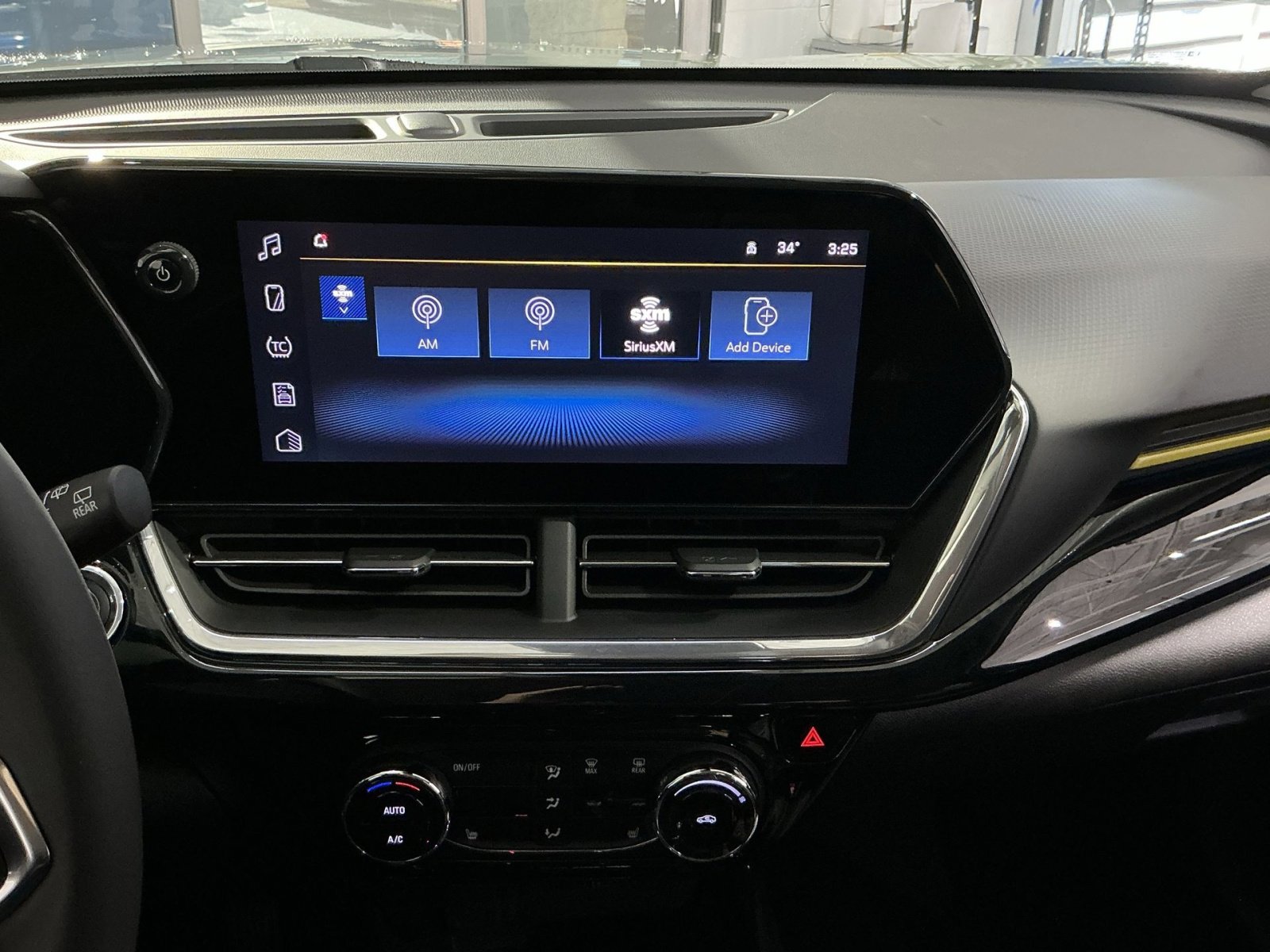 New 2026 Chevrolet Trax ACTIV w/ Sunroof Package image 26