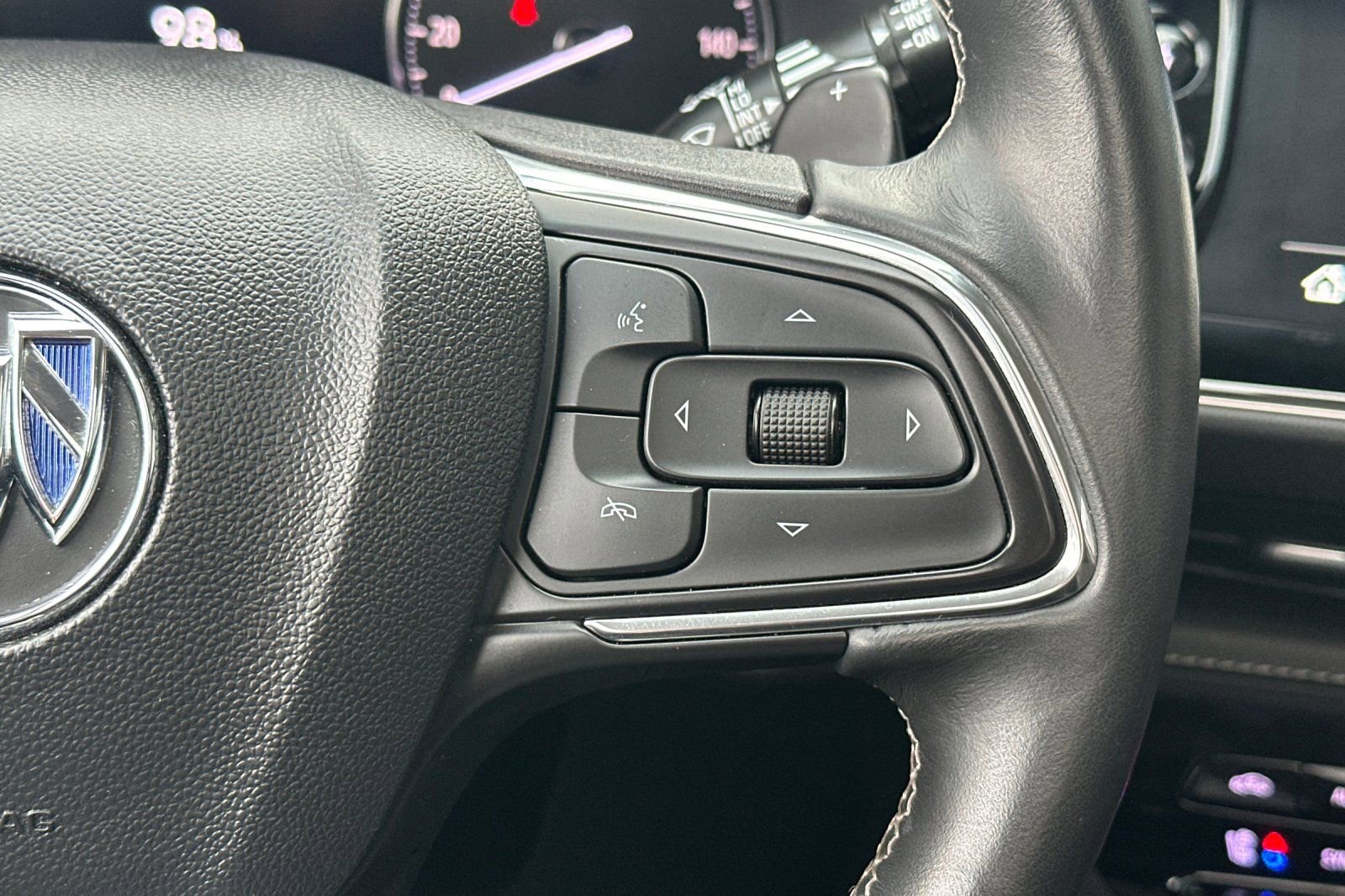 Used 2022 Buick Envision Avenir w/ Safety Package image 33
