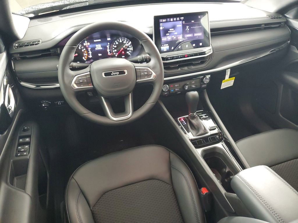 New 2026 Jeep Compass Latitude image 15