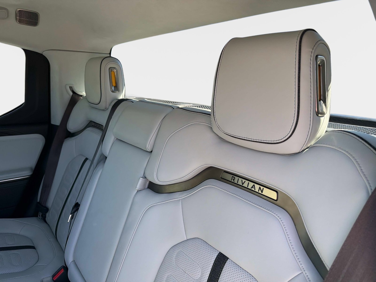 Used 2024 Rivian R1T Adventure image 35