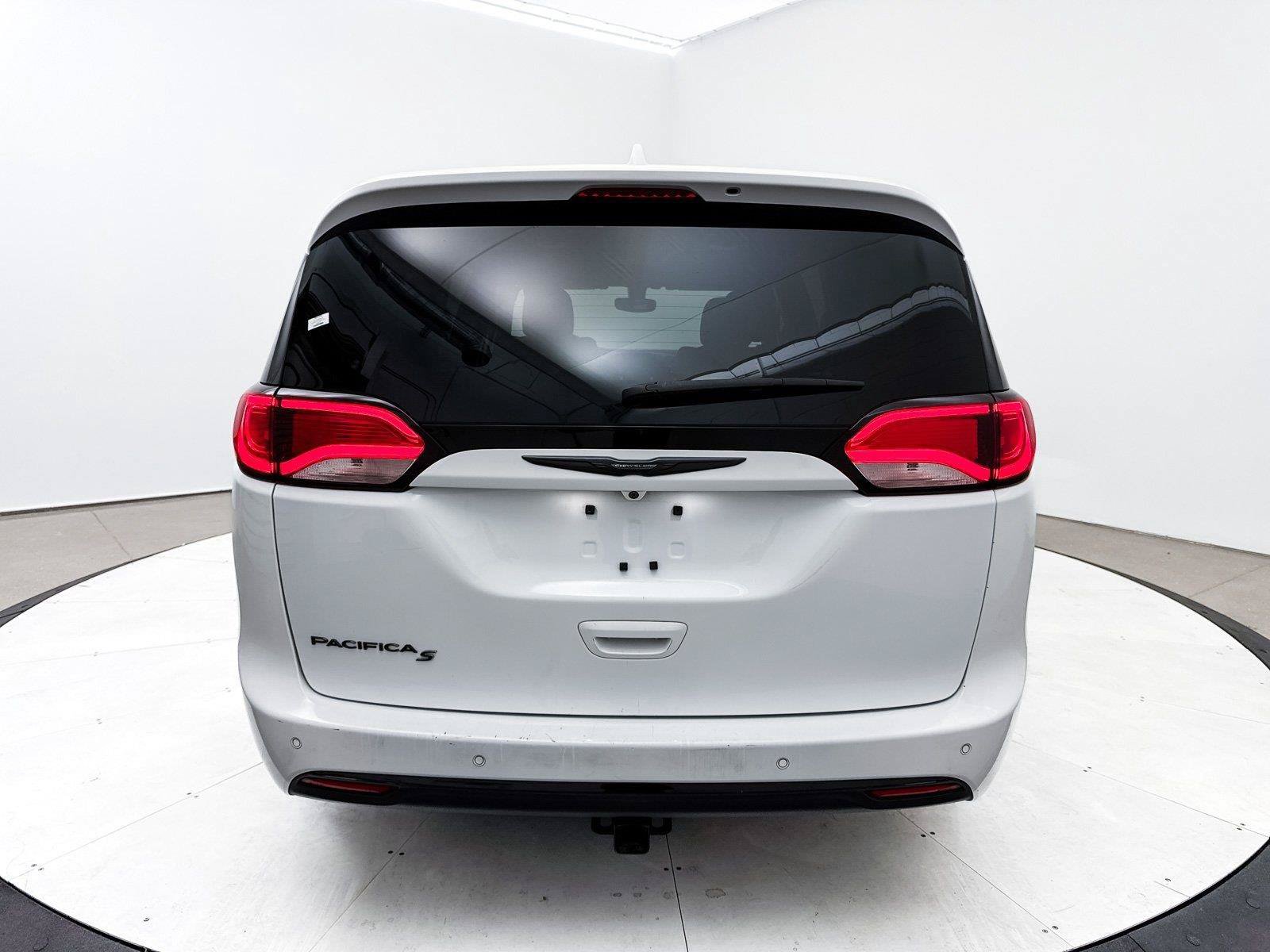 Used 2018 Chrysler Pacifica Touring Plus w/ S Appearance Package FWD image 20