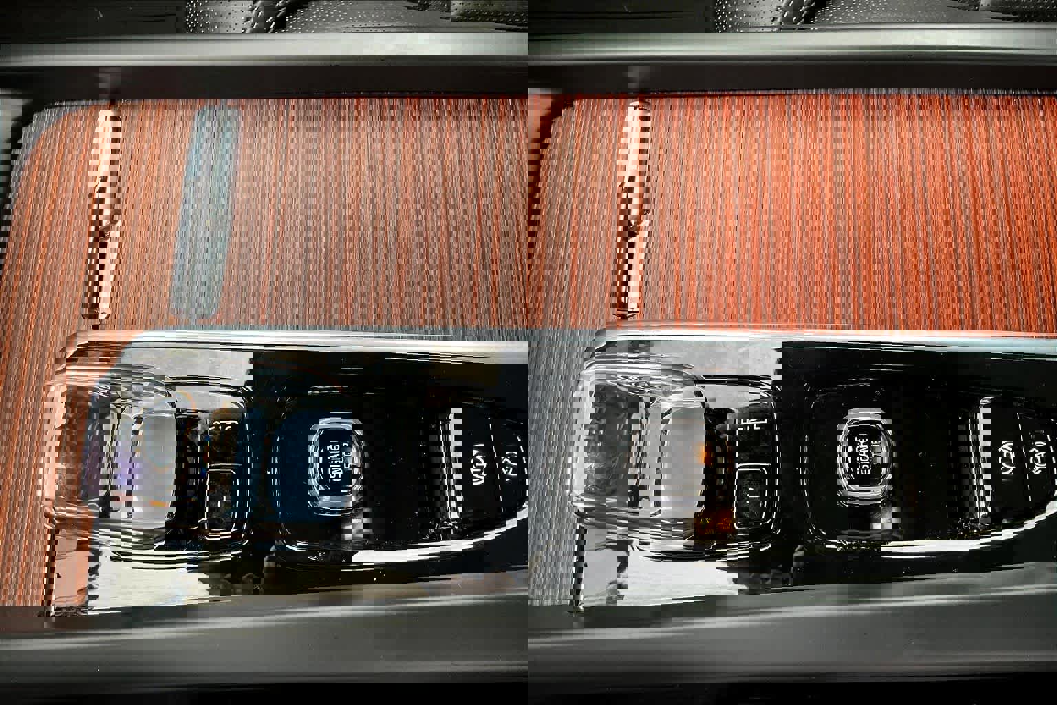 Used 2023 Volvo XC60 T8 Ultimate image 20