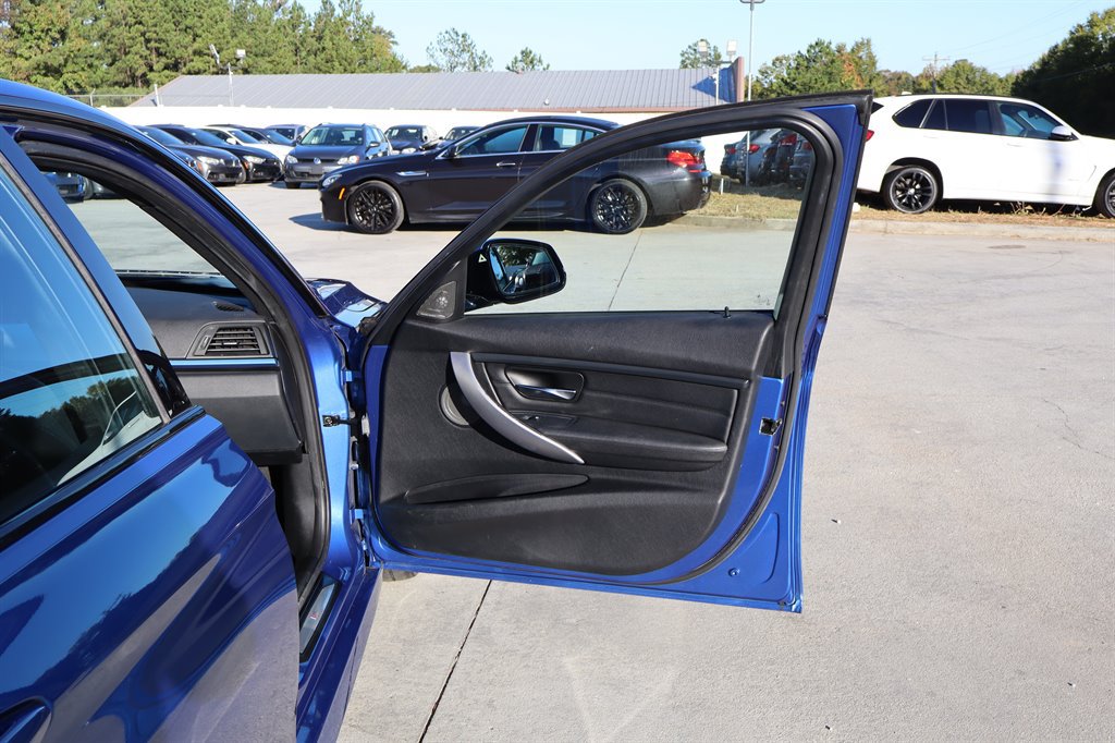 Used 2013 BMW 335i xDrive Sedan AWD/4WD image 36