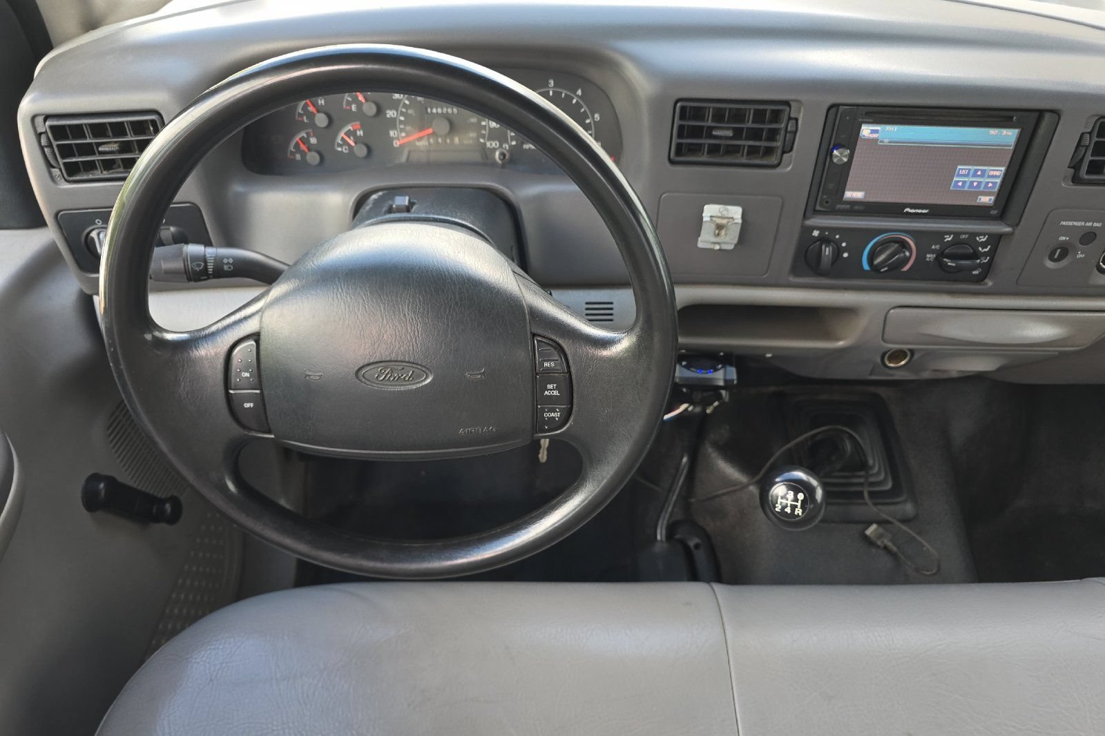 Used 2001 Ford F250 XL AWD/4WD image 14