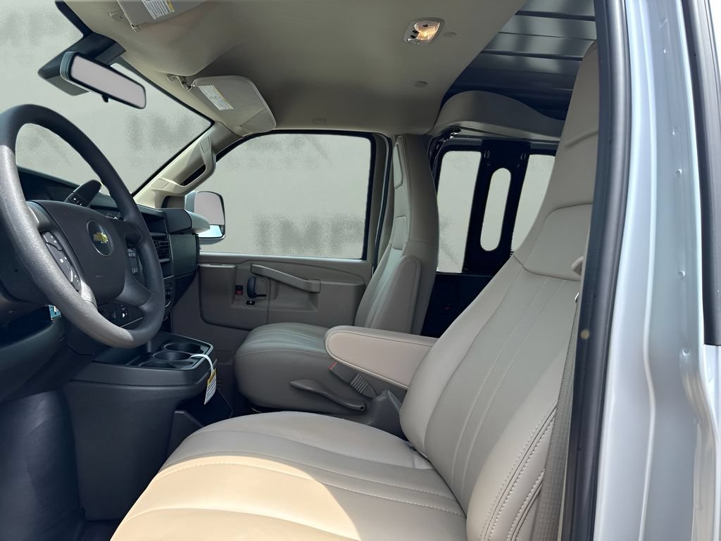 New 2026 Chevrolet Express 2500 w/ Driver Convenience Package RWD image 9