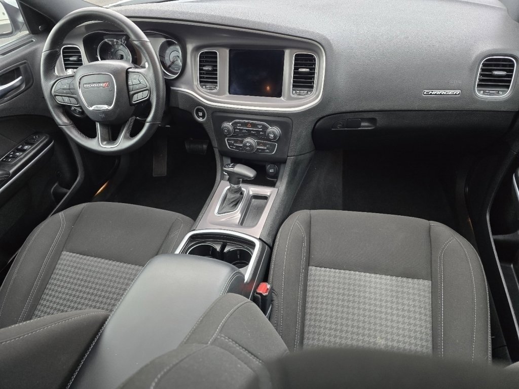 Used 2022 Dodge Charger SXT w/ Navigation & Travel Group image 19