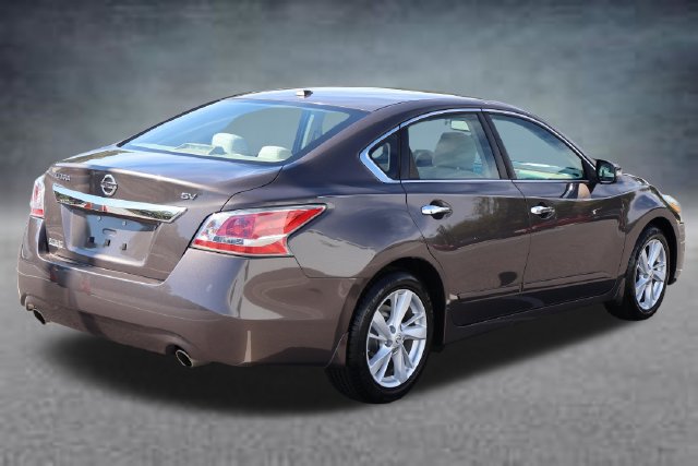 Used 2015 Nissan Altima 2.5 SV w/ Convenience Package FWD image 3