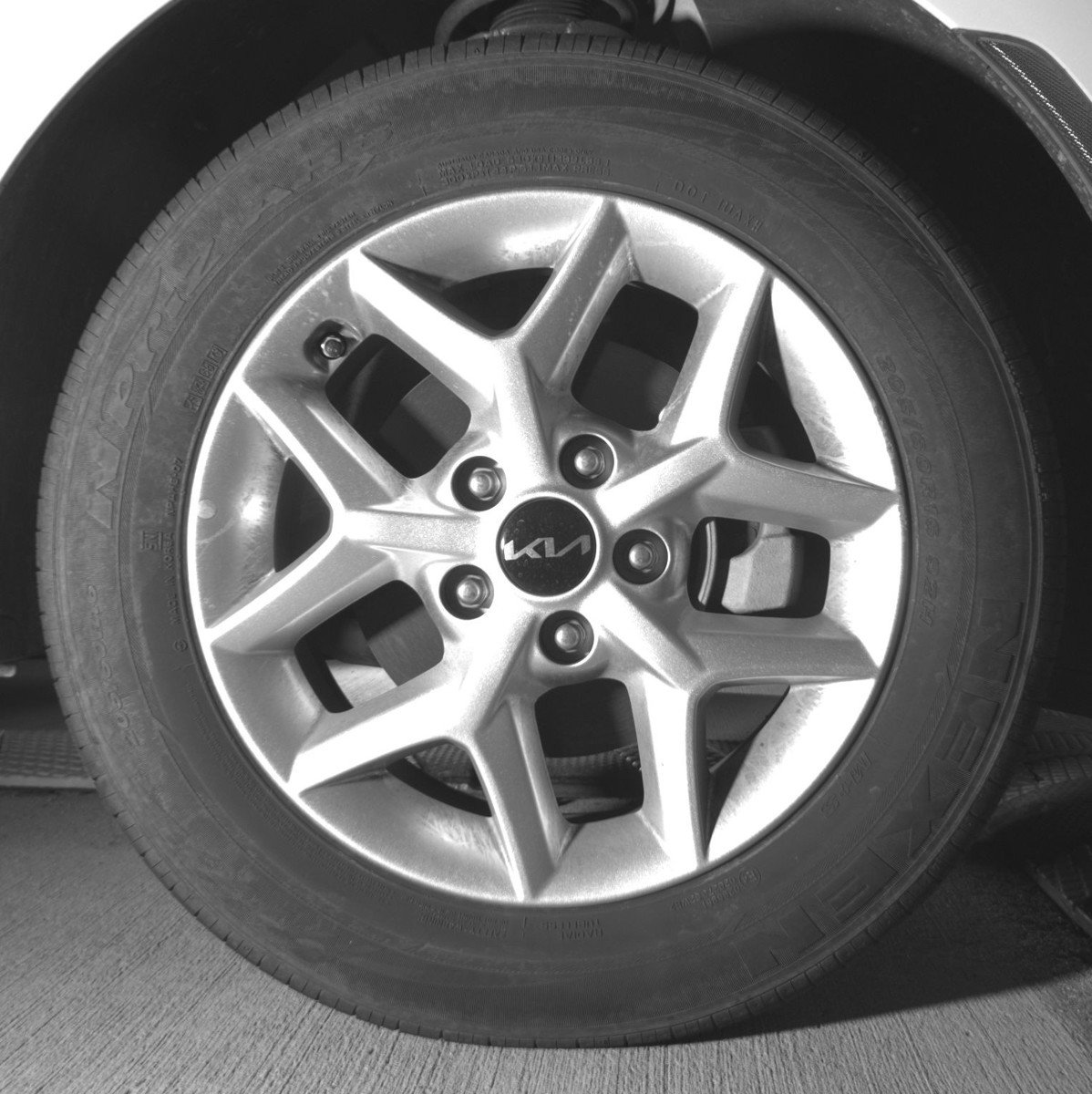 Used 2025 Kia Soul LX w/ LX Technology Package FWD image 13
