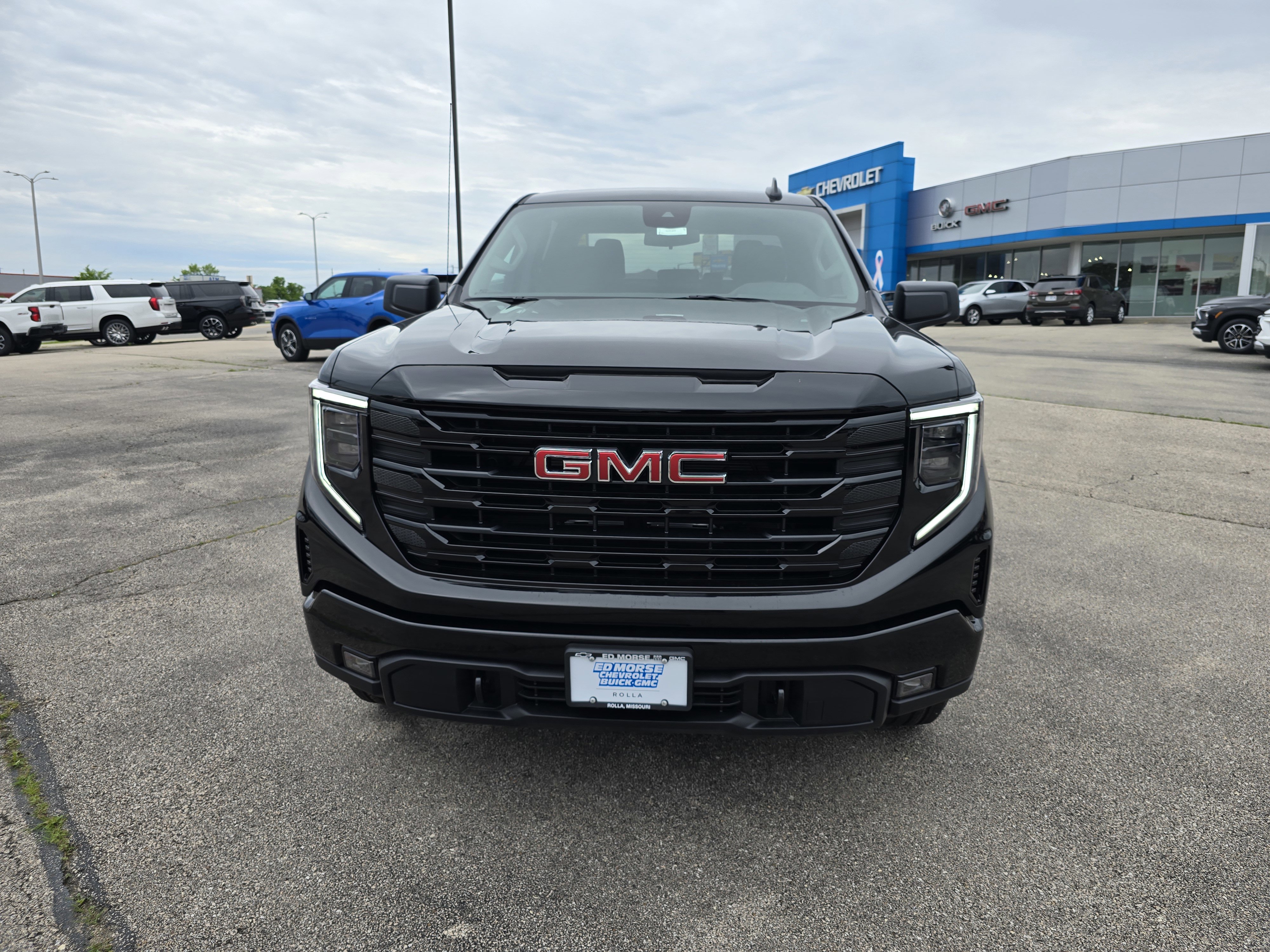 New 2025 GMC Sierra 1500 Elevation image 8