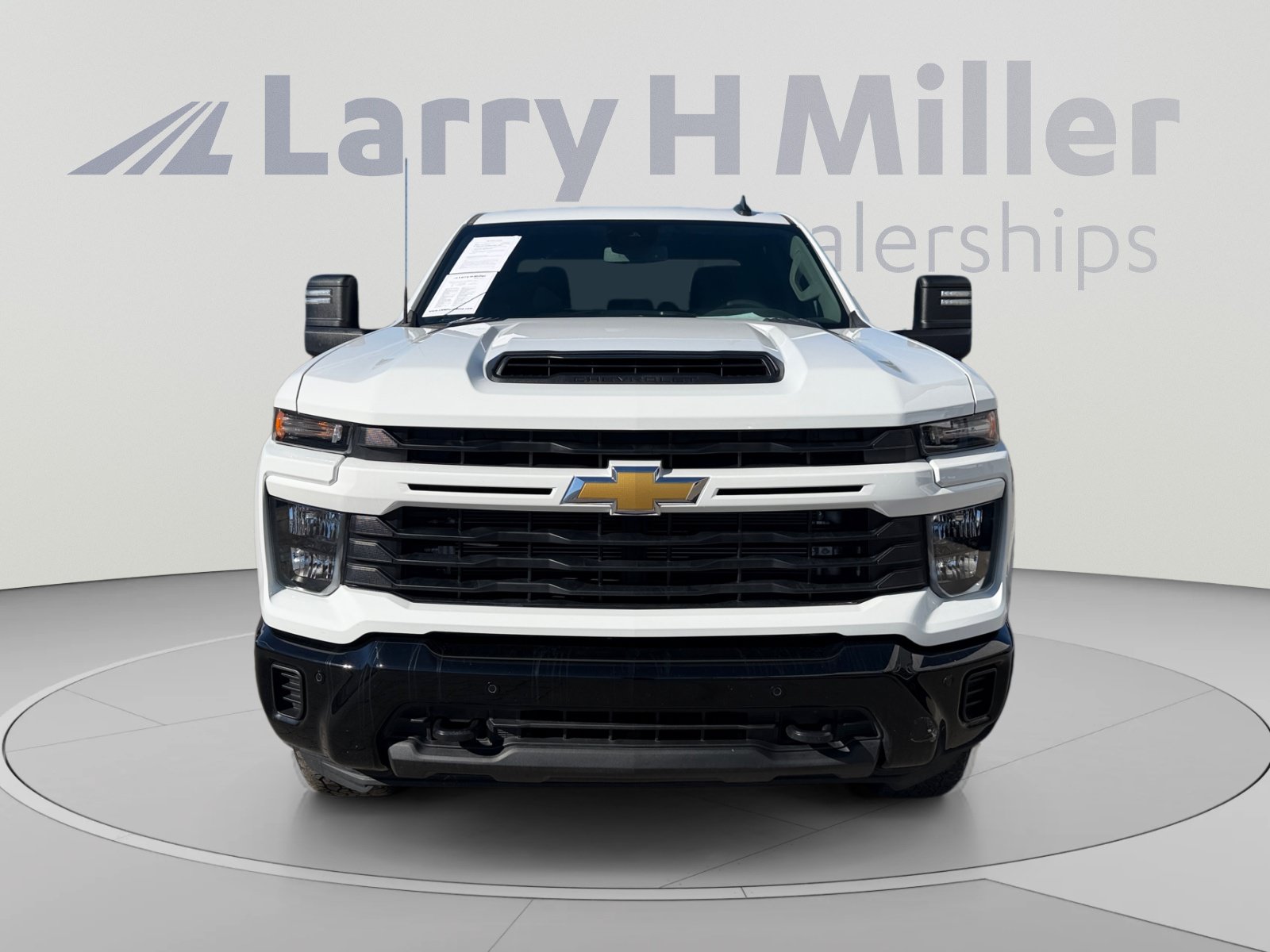 Used 2025 Chevrolet Silverado 2500 Custom w/ Custom Value Package AWD/4WD image 8
