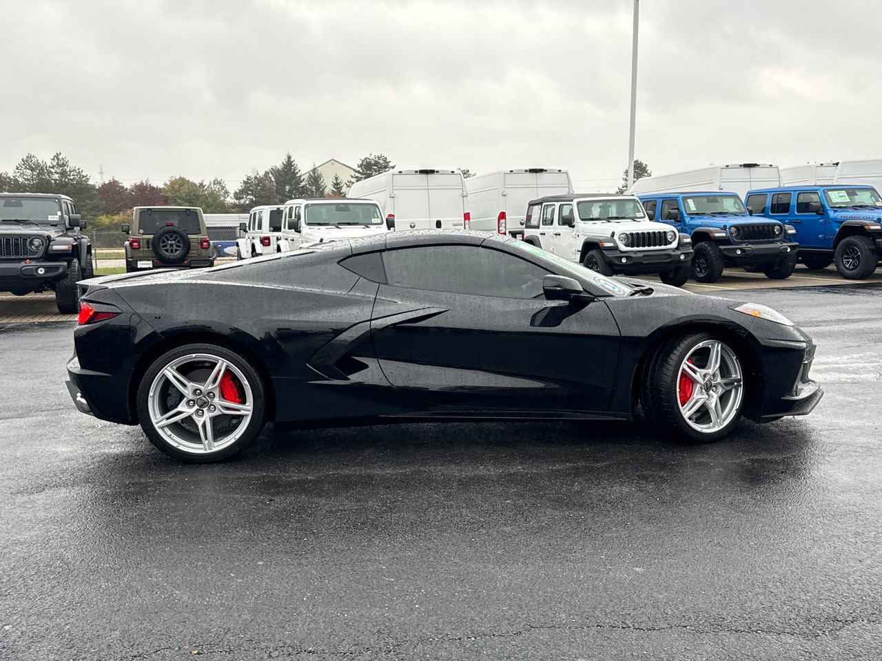 Used 2025 Chevrolet Corvette Stingray Coupe w/ 1LT image 2