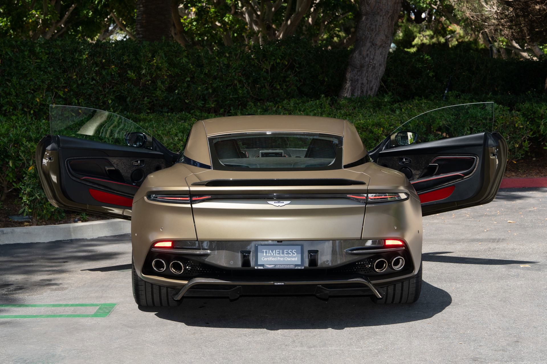 Used 2020 Aston Martin DBS Superleggera RWD image 7