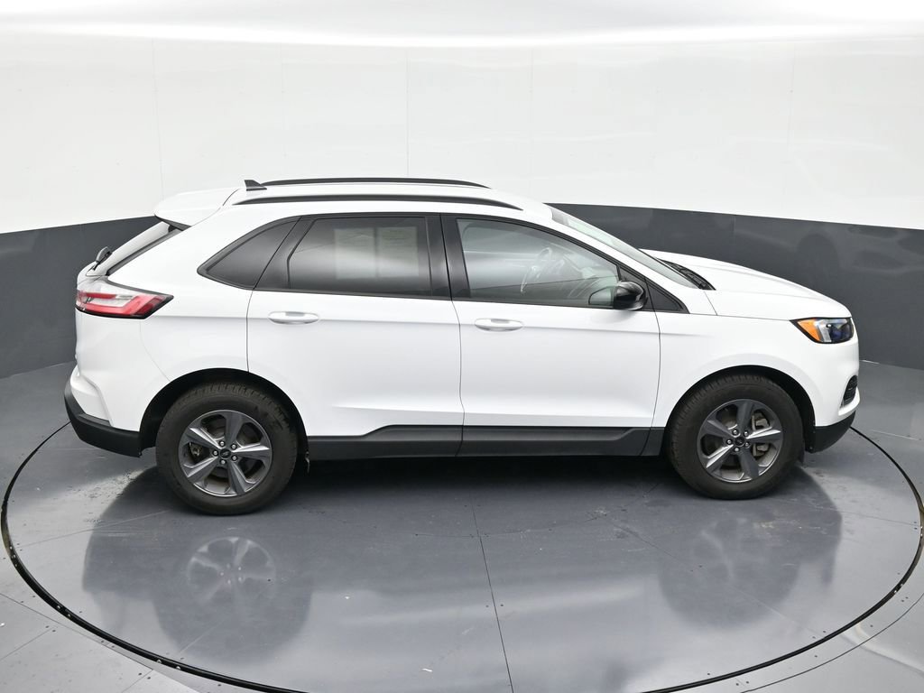 Used 2024 Ford Edge SEL w/ Sport Appearance Package image 17