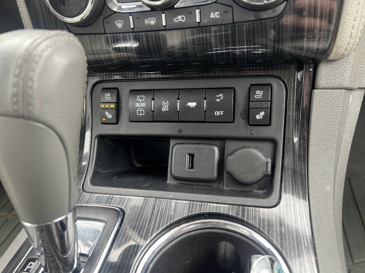 Used 2015 Chevrolet Traverse LTZ image 22